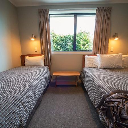 Coronation Park Holiday Park Ashburton Bagian luar foto