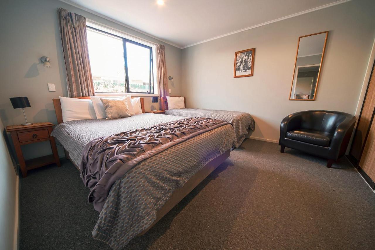 Coronation Park Holiday Park Ashburton Bagian luar foto