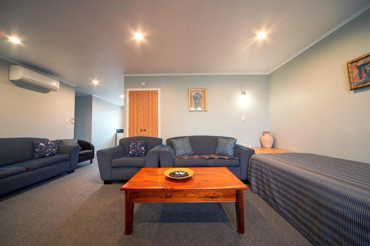 Coronation Park Holiday Park Ashburton Bagian luar foto