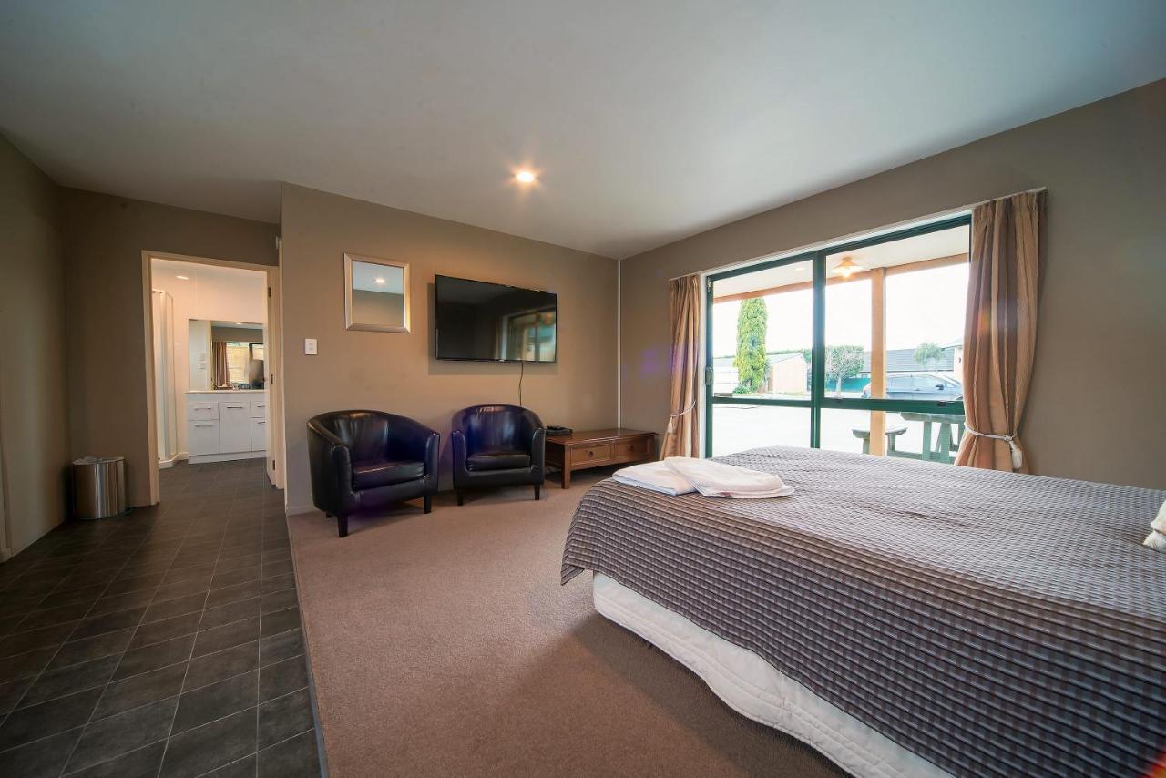 Coronation Park Holiday Park Ashburton Bagian luar foto