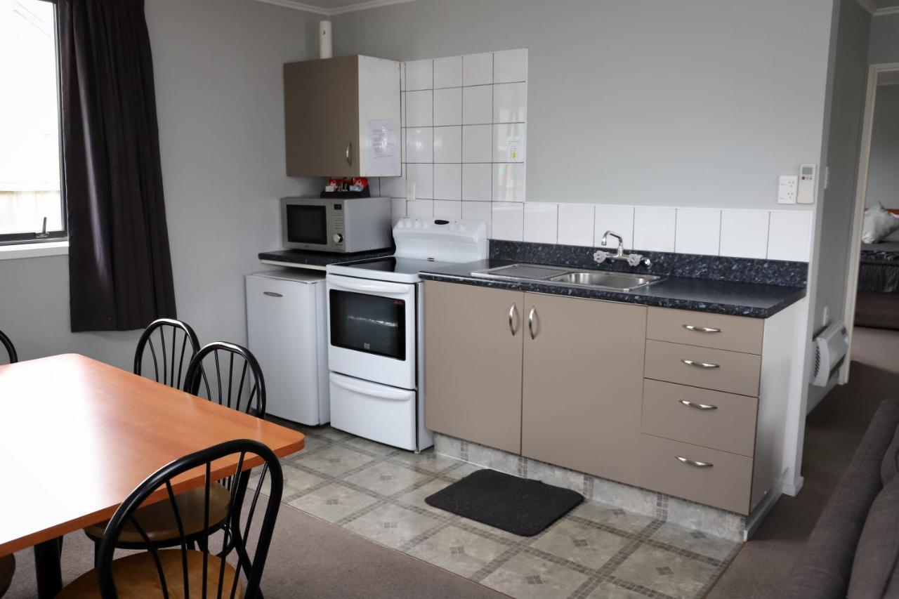 Coronation Park Holiday Park Ashburton Bagian luar foto
