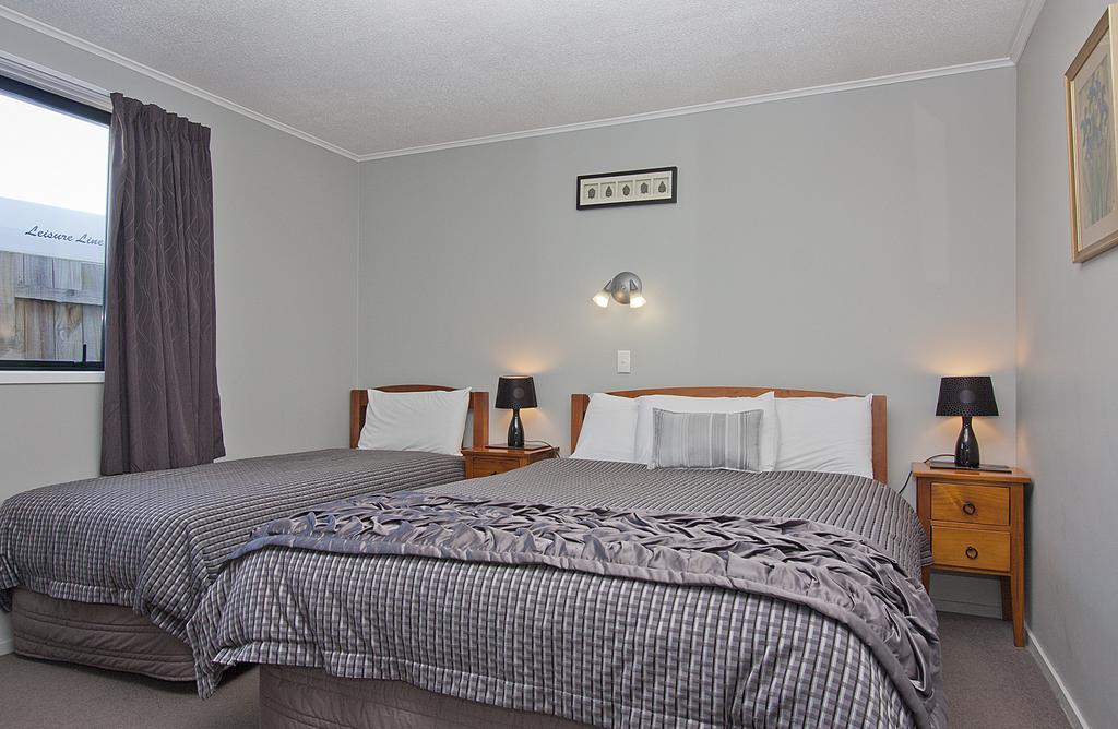 Coronation Park Holiday Park Ashburton Bagian luar foto
