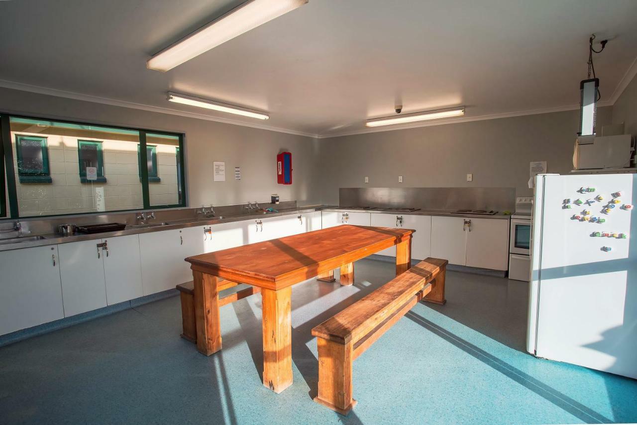 Coronation Park Holiday Park Ashburton Bagian luar foto