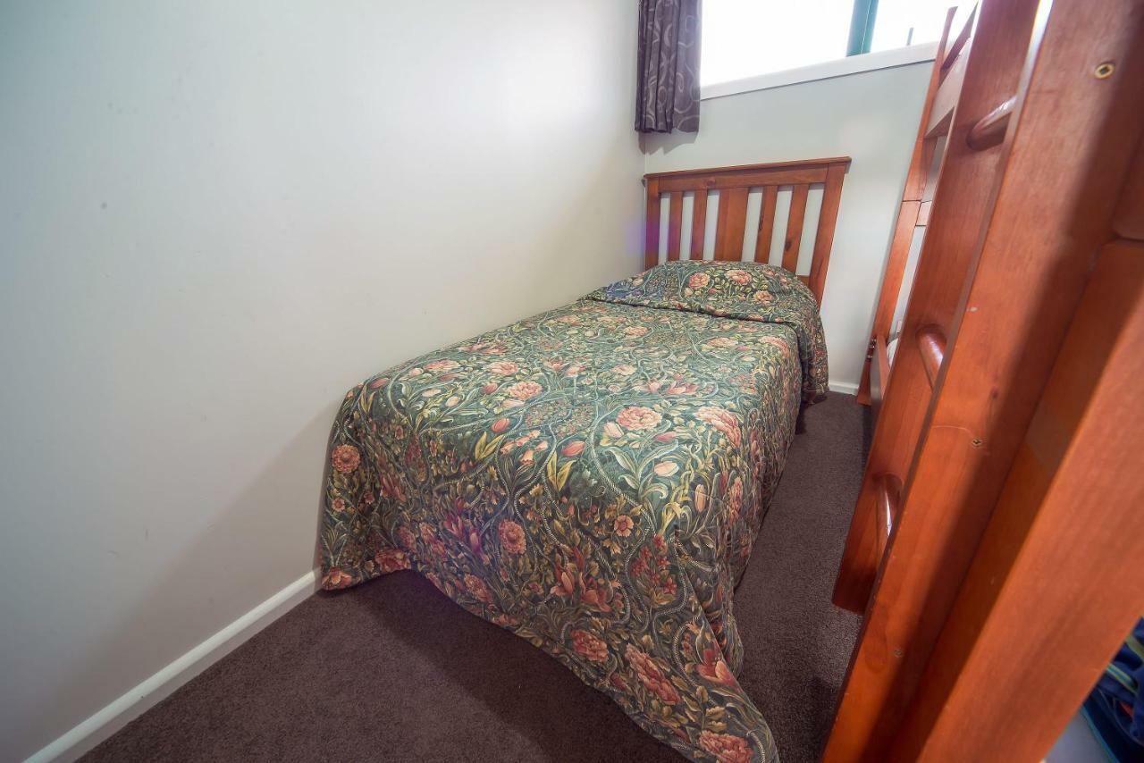 Coronation Park Holiday Park Ashburton Bagian luar foto