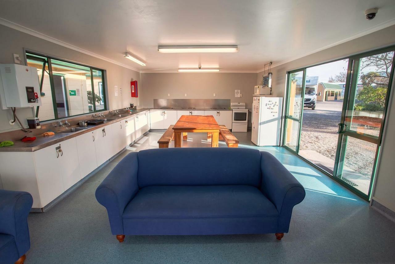 Coronation Park Holiday Park Ashburton Bagian luar foto