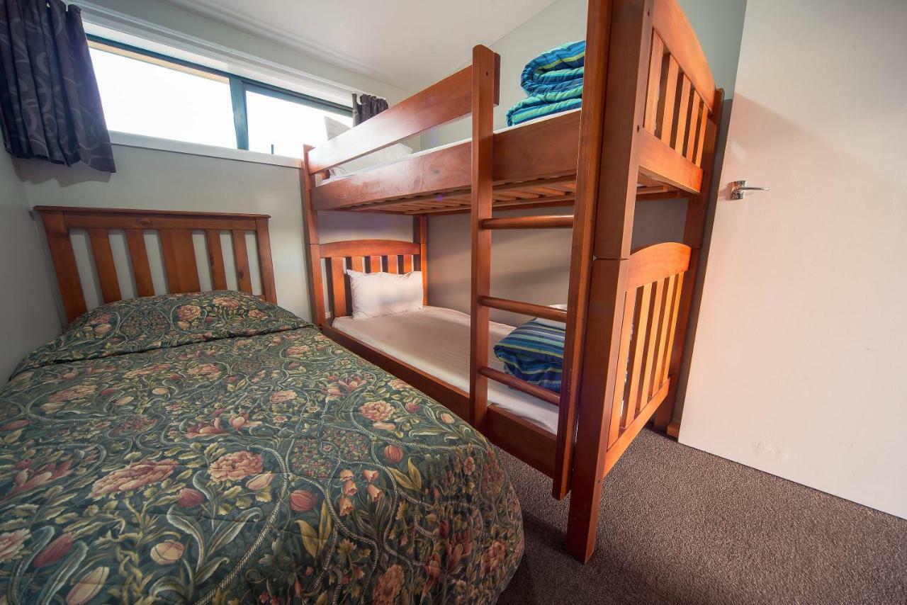 Coronation Park Holiday Park Ashburton Bagian luar foto