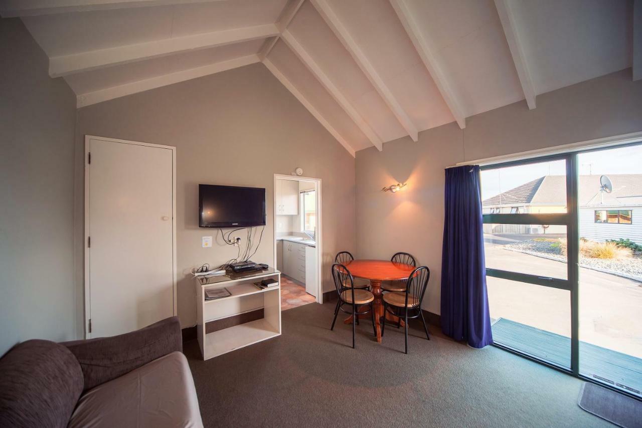 Coronation Park Holiday Park Ashburton Bagian luar foto