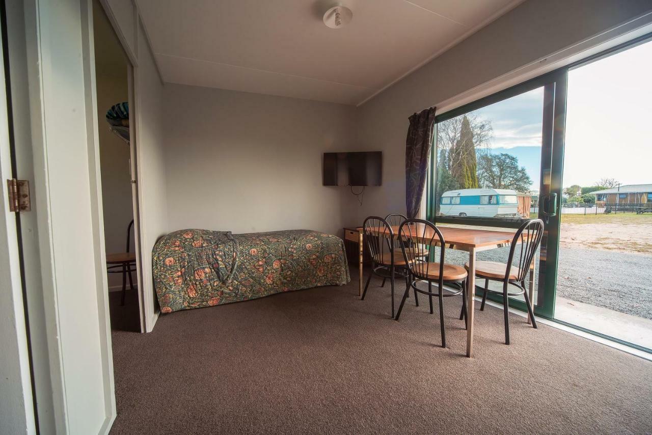 Coronation Park Holiday Park Ashburton Bagian luar foto