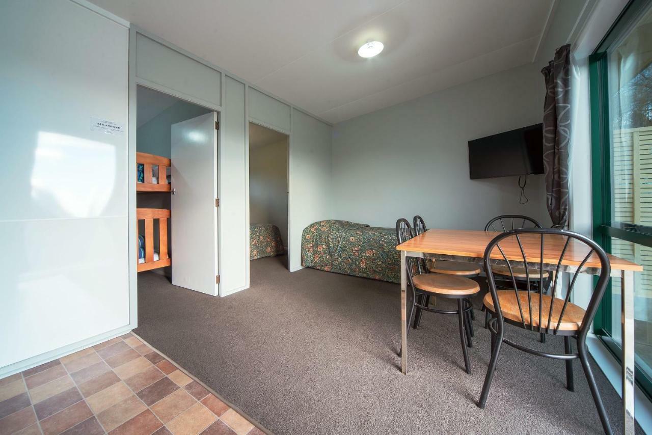 Coronation Park Holiday Park Ashburton Bagian luar foto