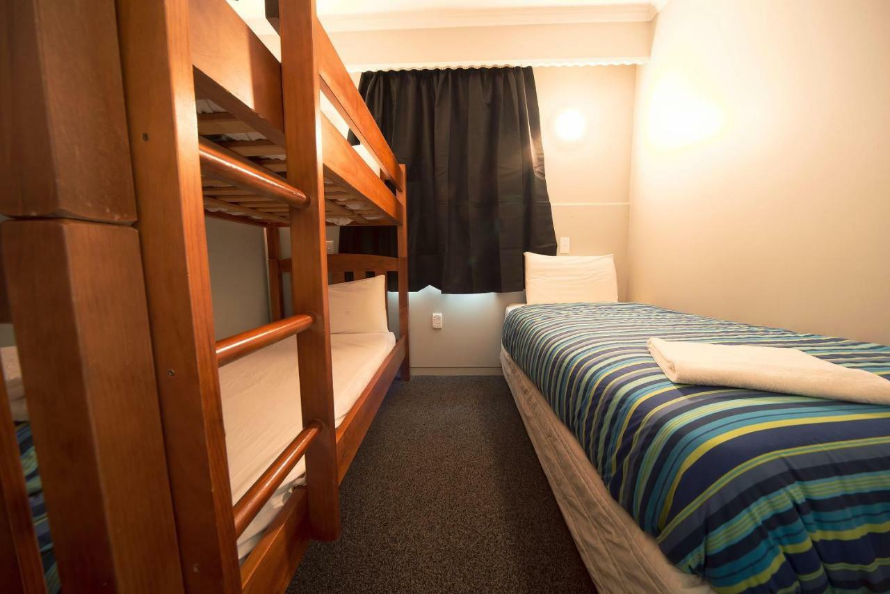Coronation Park Holiday Park Ashburton Bagian luar foto