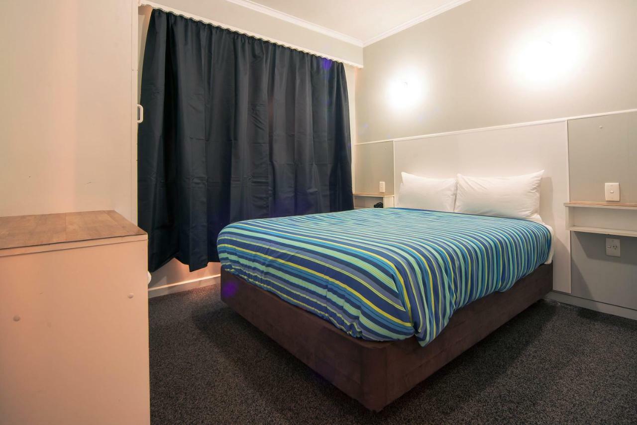 Coronation Park Holiday Park Ashburton Bagian luar foto