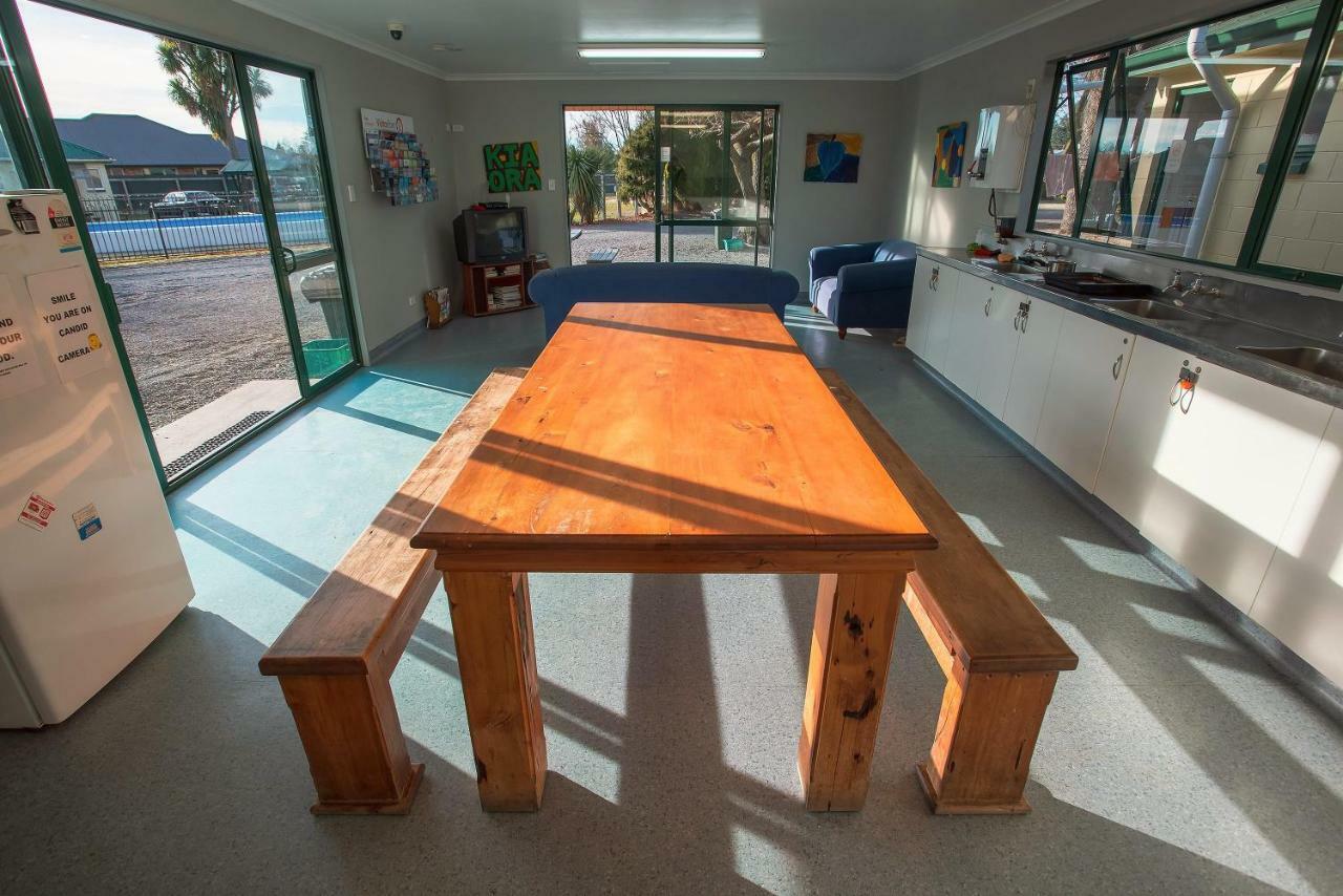 Coronation Park Holiday Park Ashburton Bagian luar foto